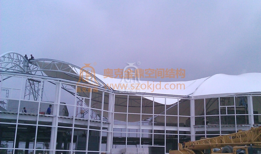 張拉膜結(jié)構(gòu)材料的防銹除銹方法有哪些?